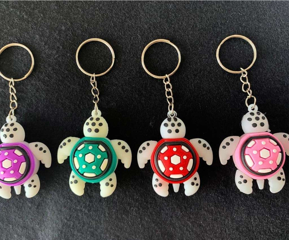 KEYCHAIN WHITE TURTLE   WITH DETAILS COLORED – Set of 12