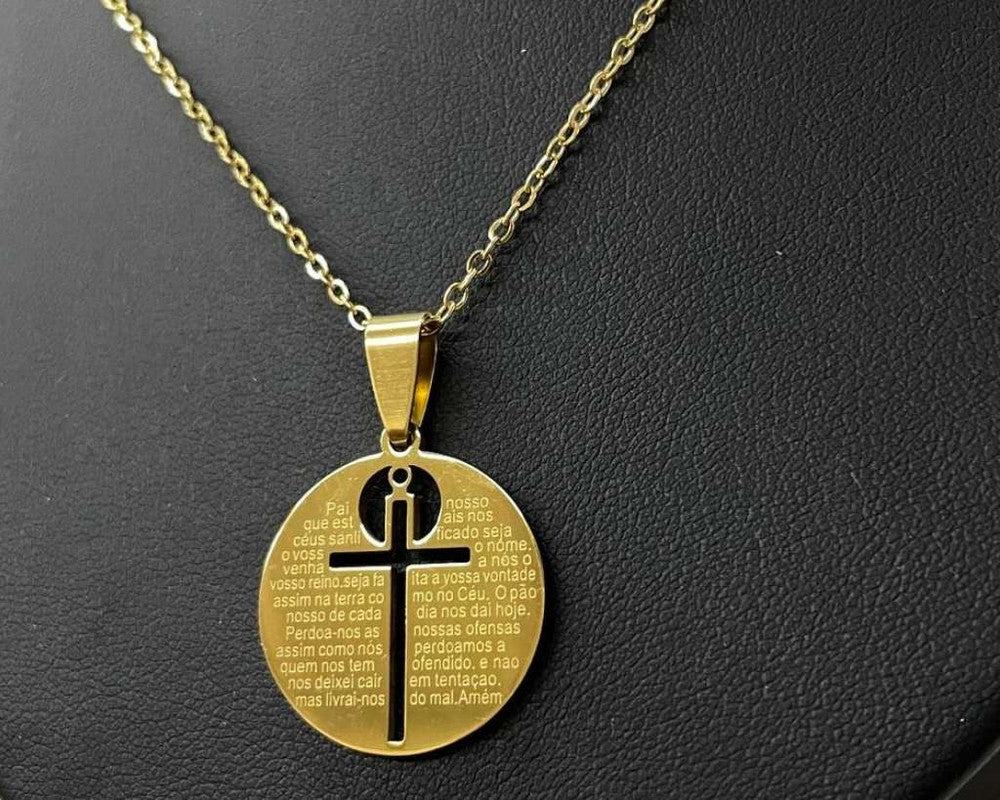 GOLDEN CIRCLE NECKLACE WITH HOLLOW CROSS WRITTEN ORAÇÃO/PRAYER – Set of 12